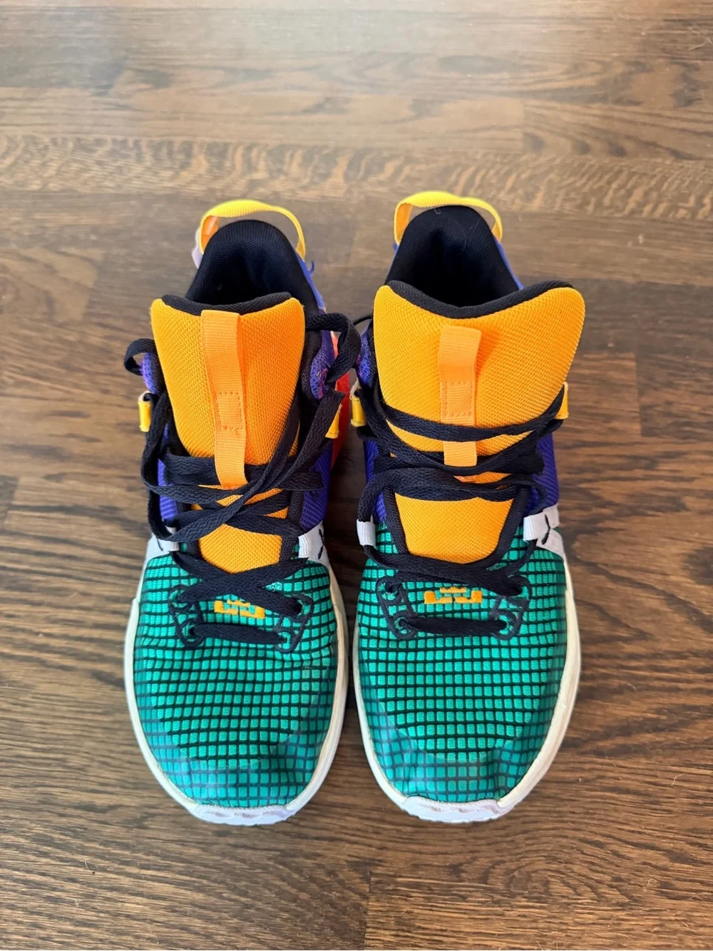 Nike LeBron Witness 7 